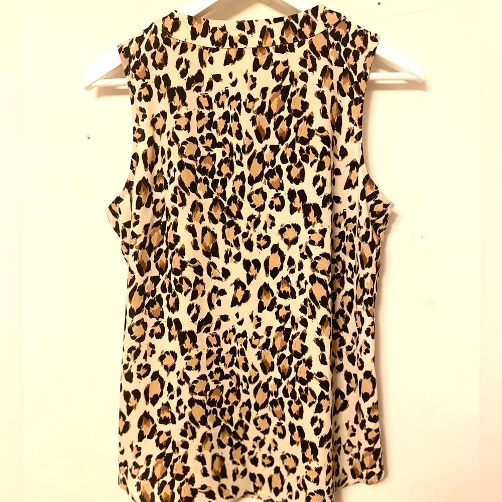 NWT Gorgeous Silky Leopard Top: See pics! - Picture 5 of 9